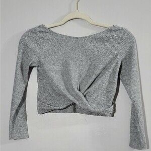 Zara kids 9/10 girls gray long-sleeved twisted front crop top